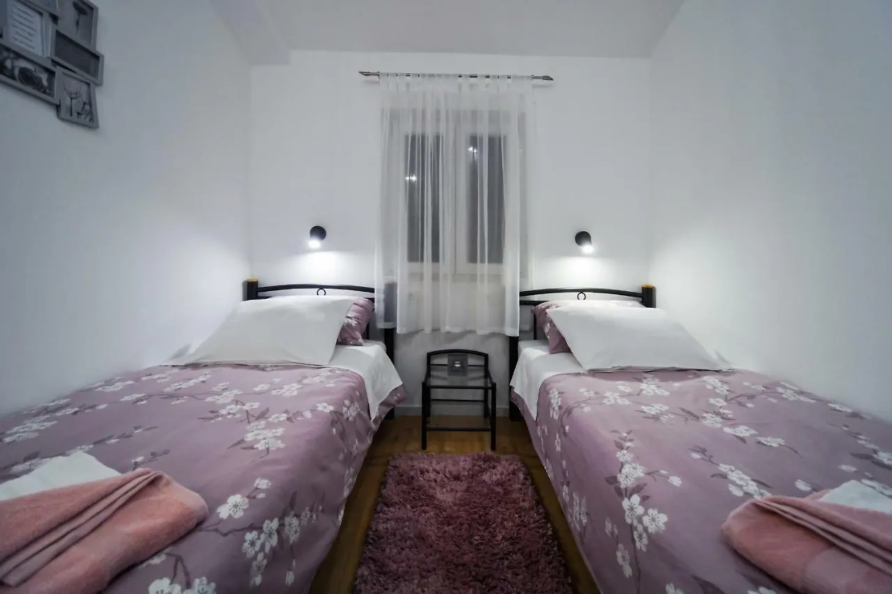 Apartments And Rooms Nekic Zadar 3*,