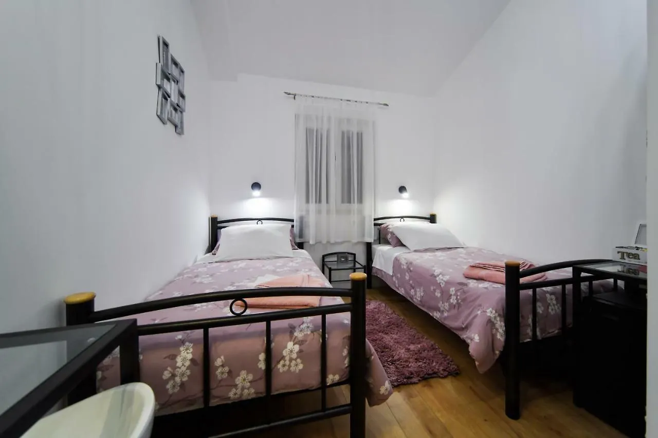 Casa de hóspedes Apartments And Rooms Nekic Zadar