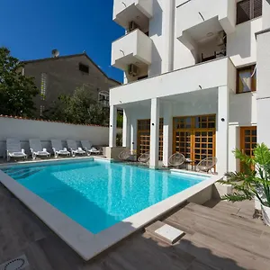  Appartement And Diana
